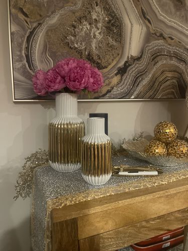 Customer photo review of Two-Tone Gold and White Vase Set
