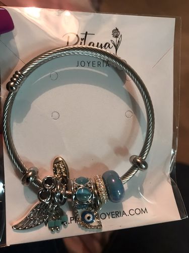 Customer photo review of Pulsera Ojo Turco Azul