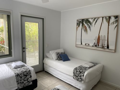 Customer photo review of Hawaii Days LS | Framed Canvas