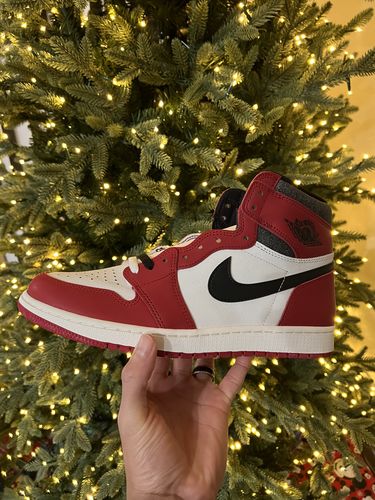 Customer photo review of Jordan 1 Retro High OG Lost & Found *