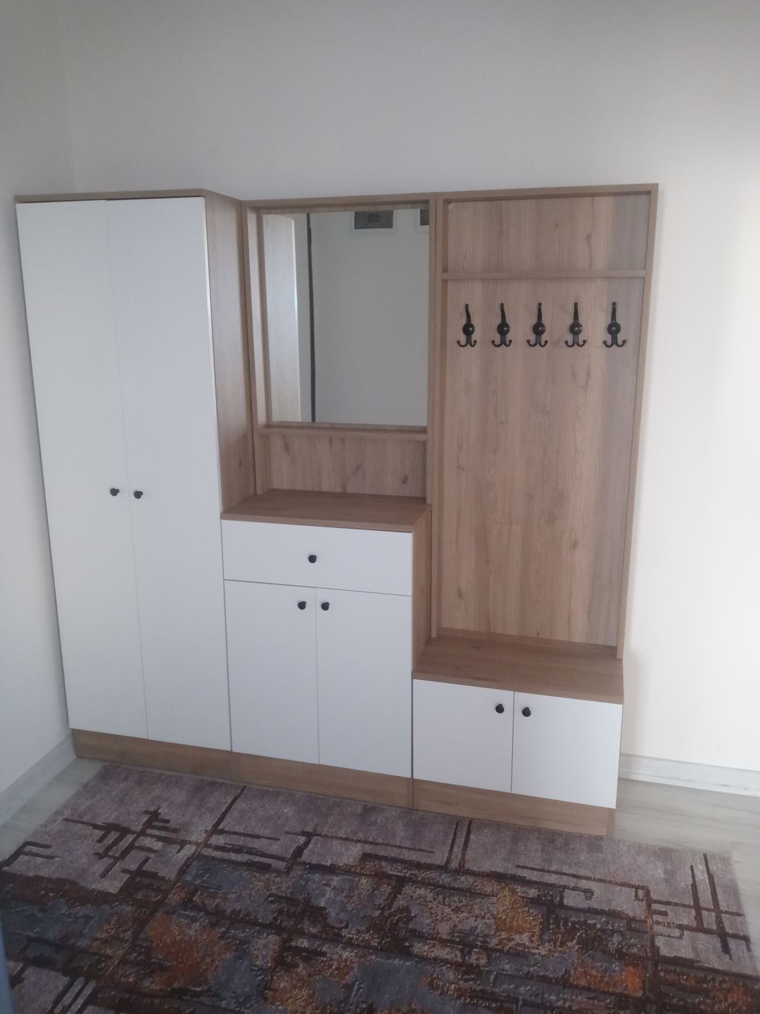 Customer photo review of Rani P6 Modern Çekmeceli Aynalı Askılı Portmanto Ayakkabılık Vestiyer Sepet Ceviz - Beyaz M3