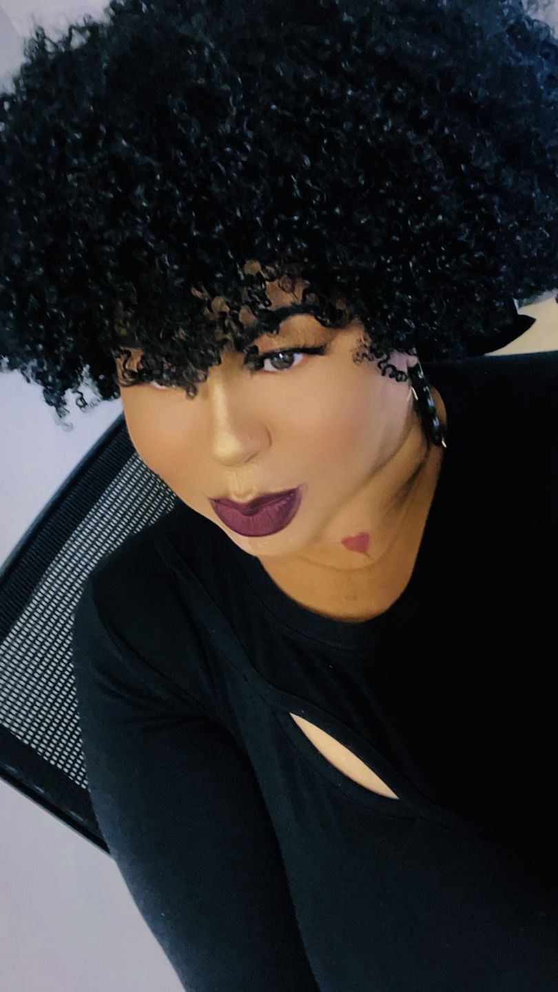 Customer photo review of Amber Bangs Brazilian Kinky Curly 5x5 Lace Closure Bob Wig