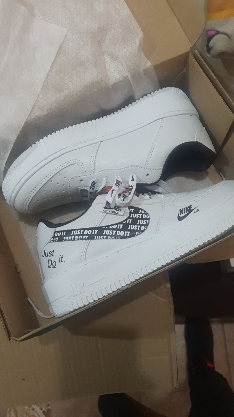 Customer photo review of Tenis 270 Blanco Negro Negro