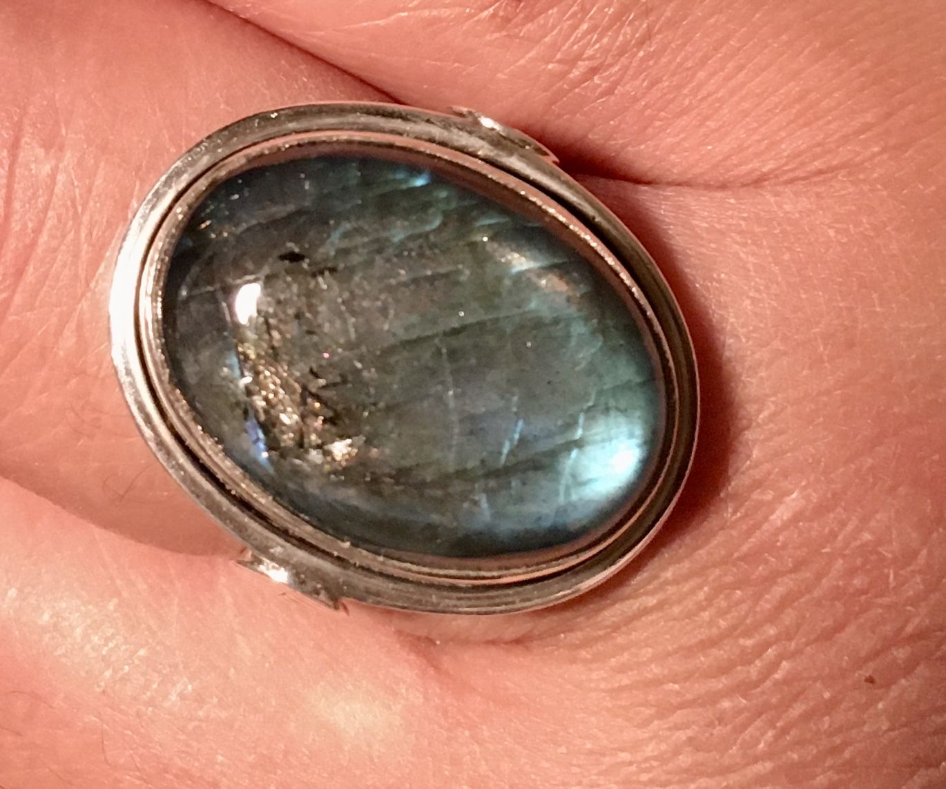 Customer photo review of Labradorite Leaf Ring Sterling Silver