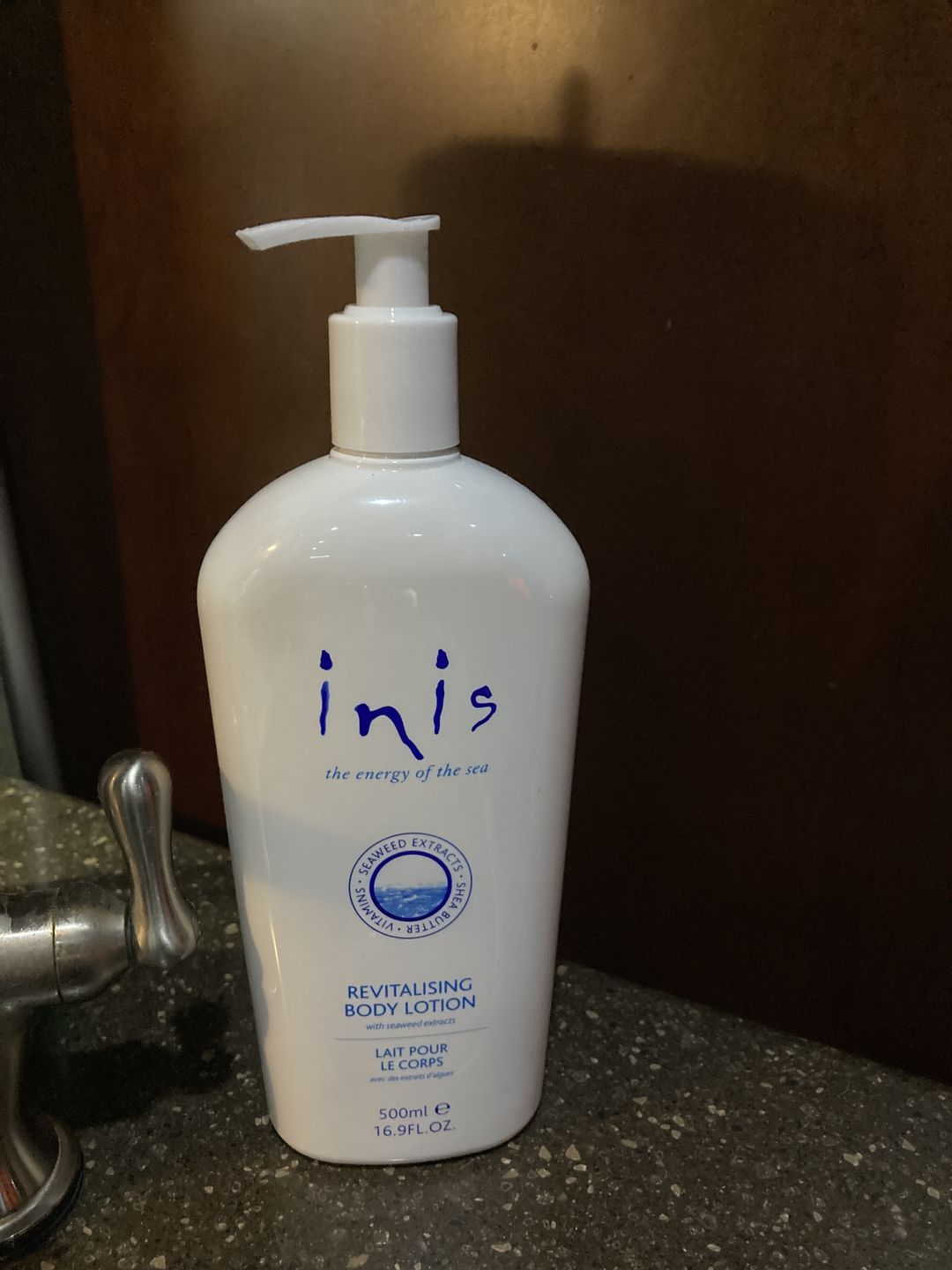 Customer photo review of Inis Large Pump Bottle Revitalising Body Lotion 500ml/16.9 fl. oz