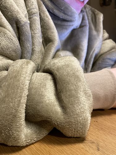 Customer photo review of Ljós brún Kósýpeysa