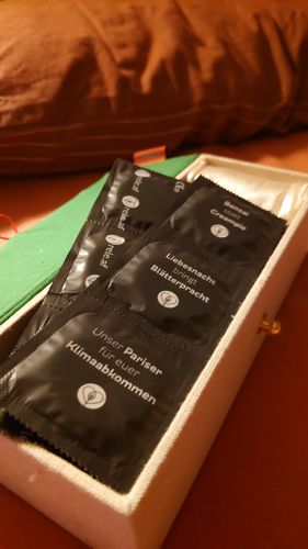 Customer photo review of Releaf | Baumpflanzende Kondome