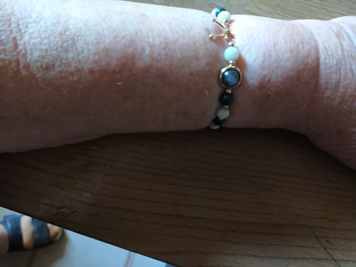 Customer photo review of Bracelet anti-douleur en malachite et pierre de lune | Or fin