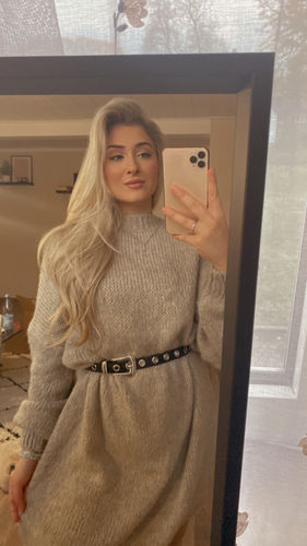 Customer photo review of Zana Strickkleid - Taupe