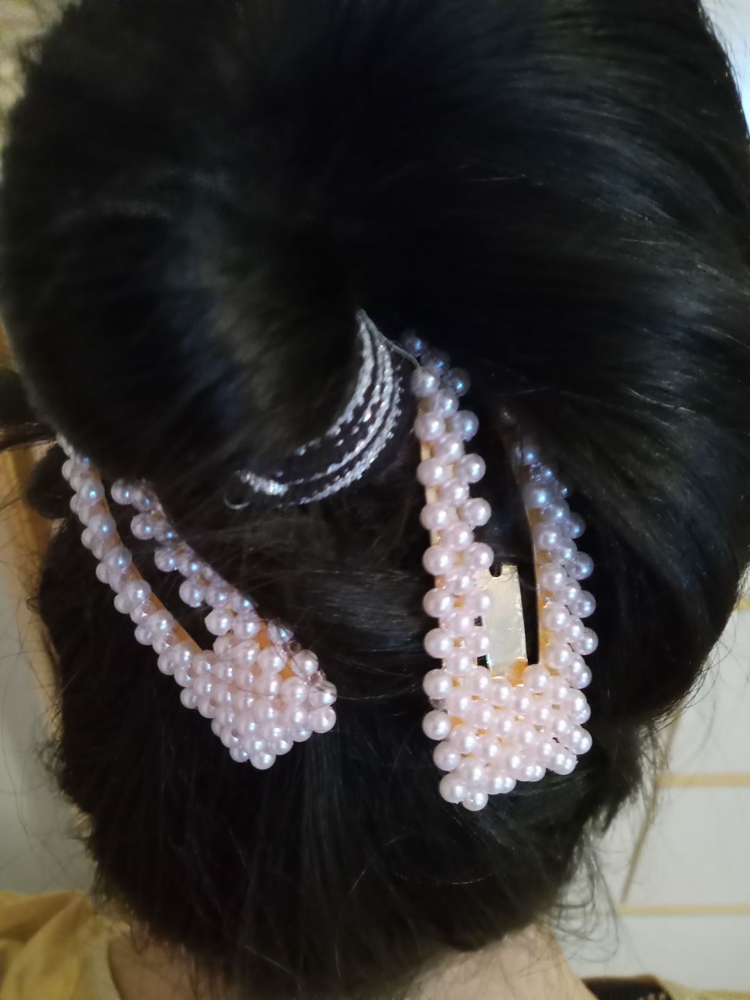 Customer photo review of J Babe Pearl Hair Clip Assorted - Wholesale Pack 8 Units (HCPH)  - On Sale