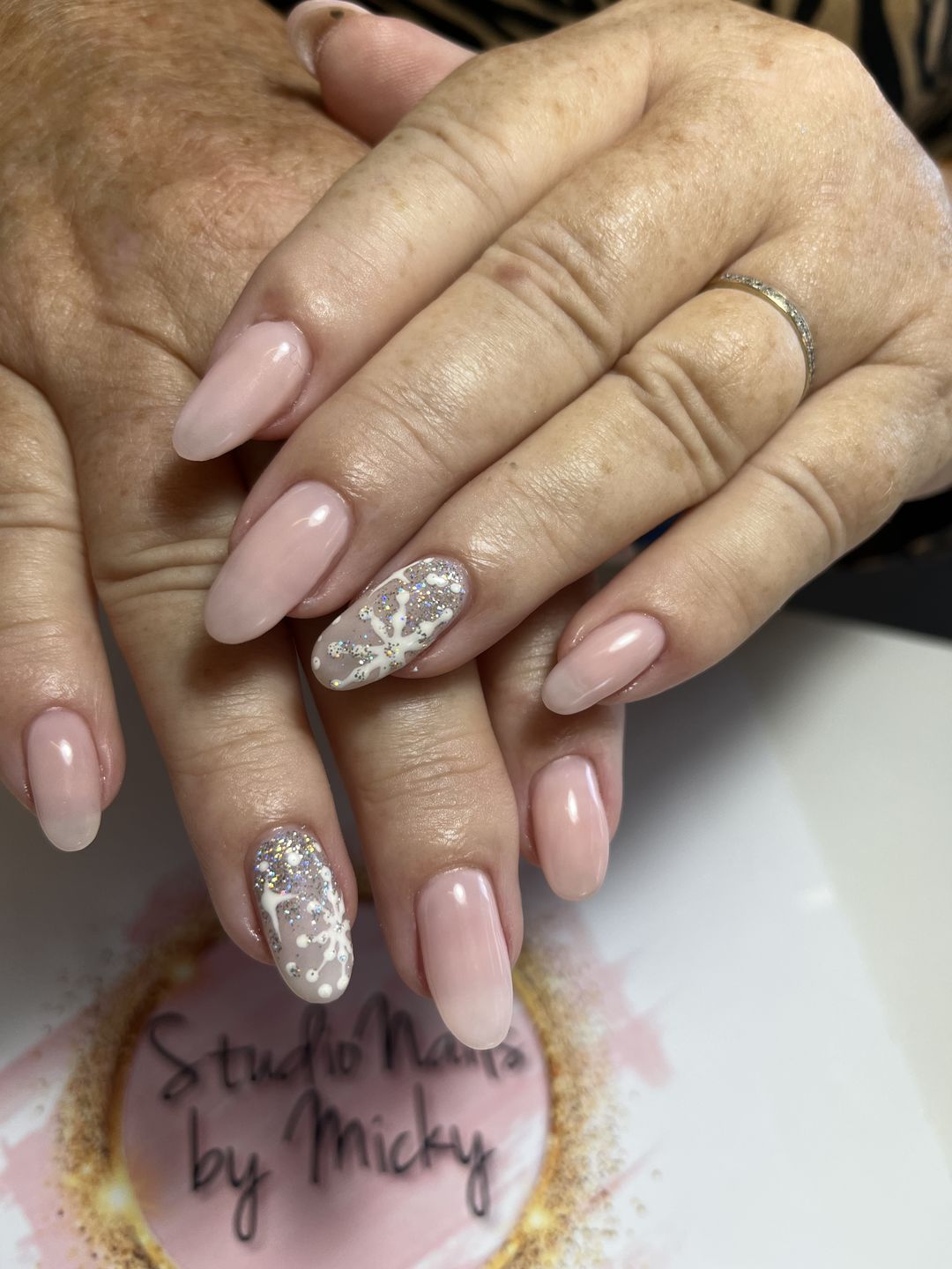 Customer photo review of Semilac Starter Set Love me CUSTOMISED with 48/24W UV LED Lamp