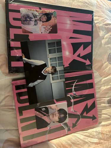 Customer photo review of STRAY KIDS - MAXIDENT ALBUM [LUCKY DRAW EVENT]