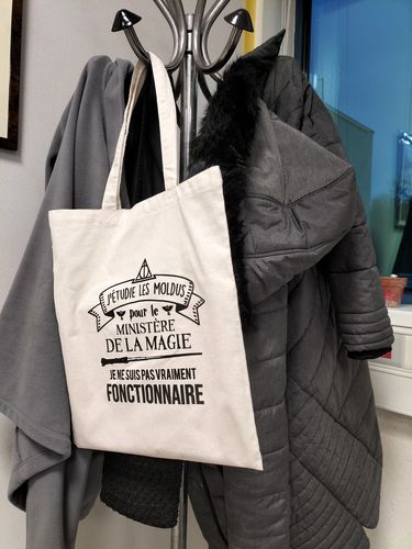 Customer photo review of Sac Tote Bag Fonctionnaire ministère magie beige