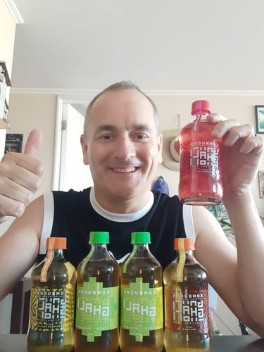 Reseña con foto de un cliente sobre CAJA MIX 4 KOMBUCHA 500cc (9 unidades)