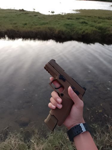 Customer photo review of SIG SAUER M18 P320 GREEN GAS AIRSOFT PISTOL - TAN (BY SIG AIR & VFC) - 6MM