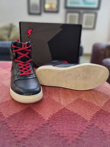 Customer photo review of SNKR 1.0