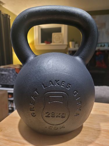 Customer photo review of 28kg / 62lbs E-coated Cast Iron Kettlebell