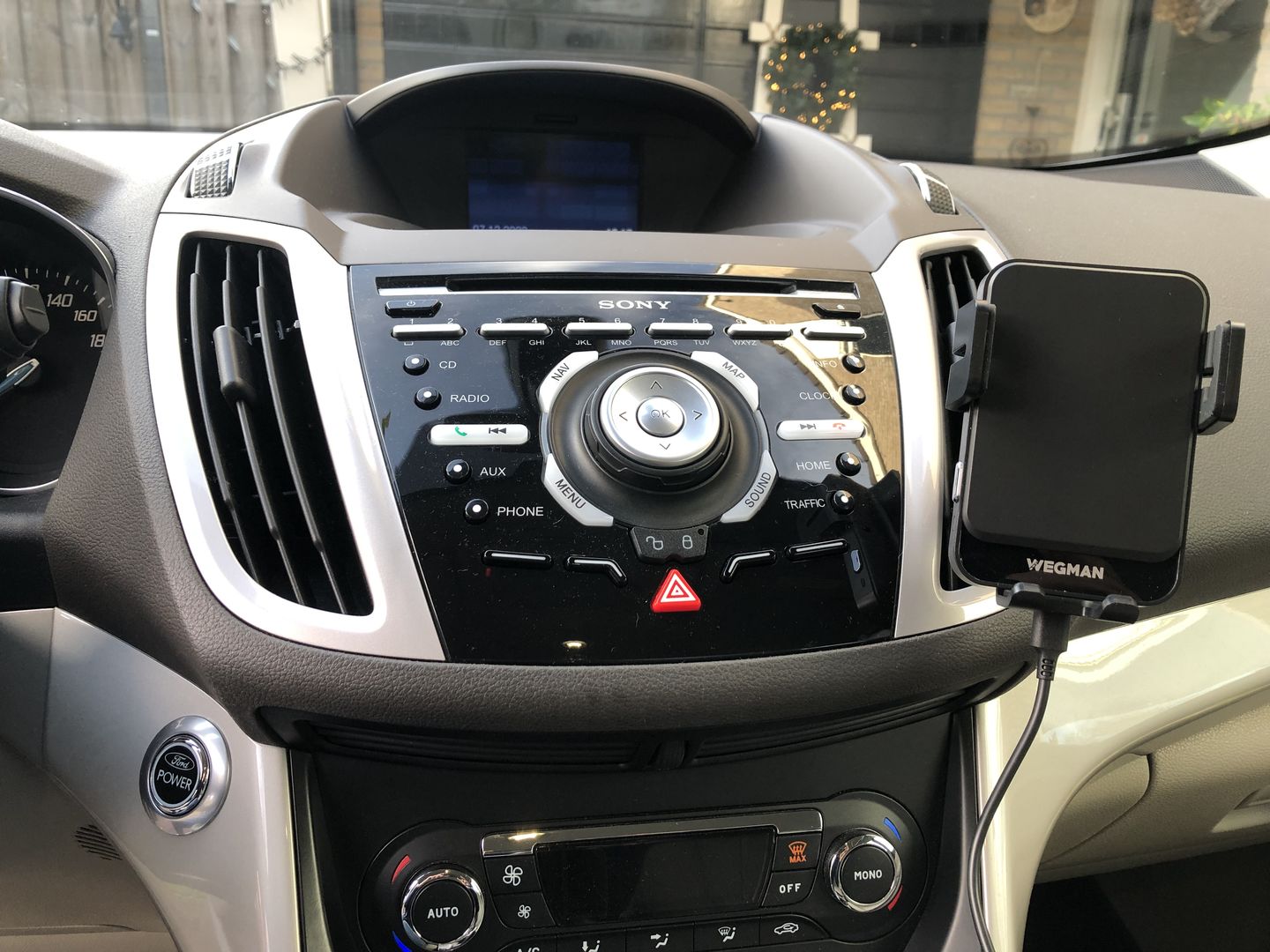 Customer photo review of Wegman Telefoonhouder met QI Draadloze Oplader Auto (15W autolader) - Ventilatierooster, Raam, Dashboard - Magsafe