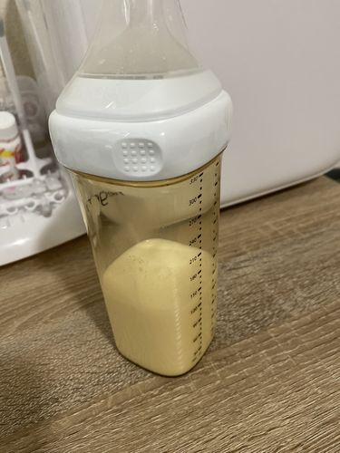 Customer photo review of Hegen PCTO™ 330ml/11oz Feeding Bottle PPSU, 2-Pack with 2 x Fast Flow Nipple (6 months and beyond)