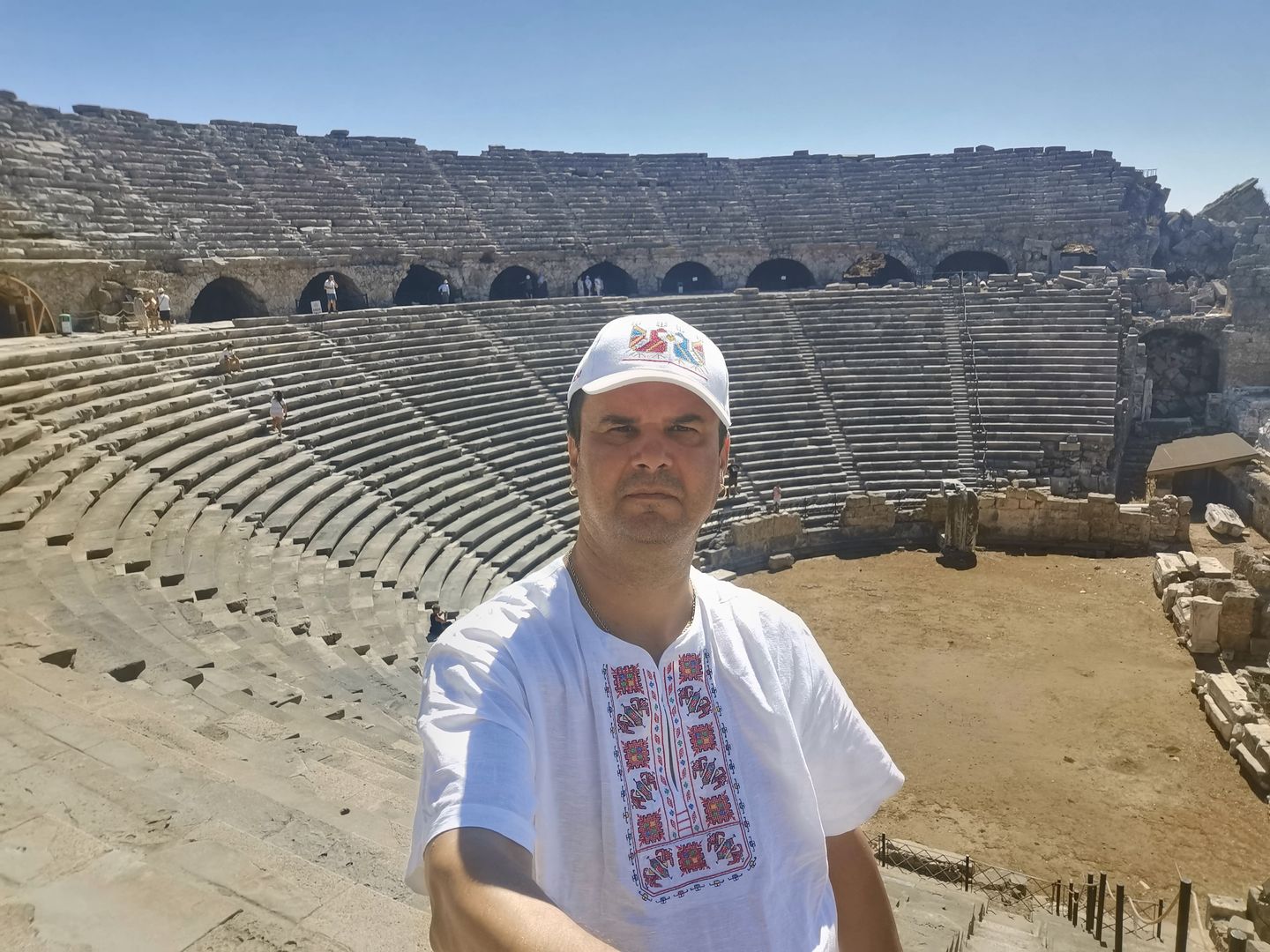 Customer photo review of Мъжка риза с къс ръкав бродирана с традицонна шевица