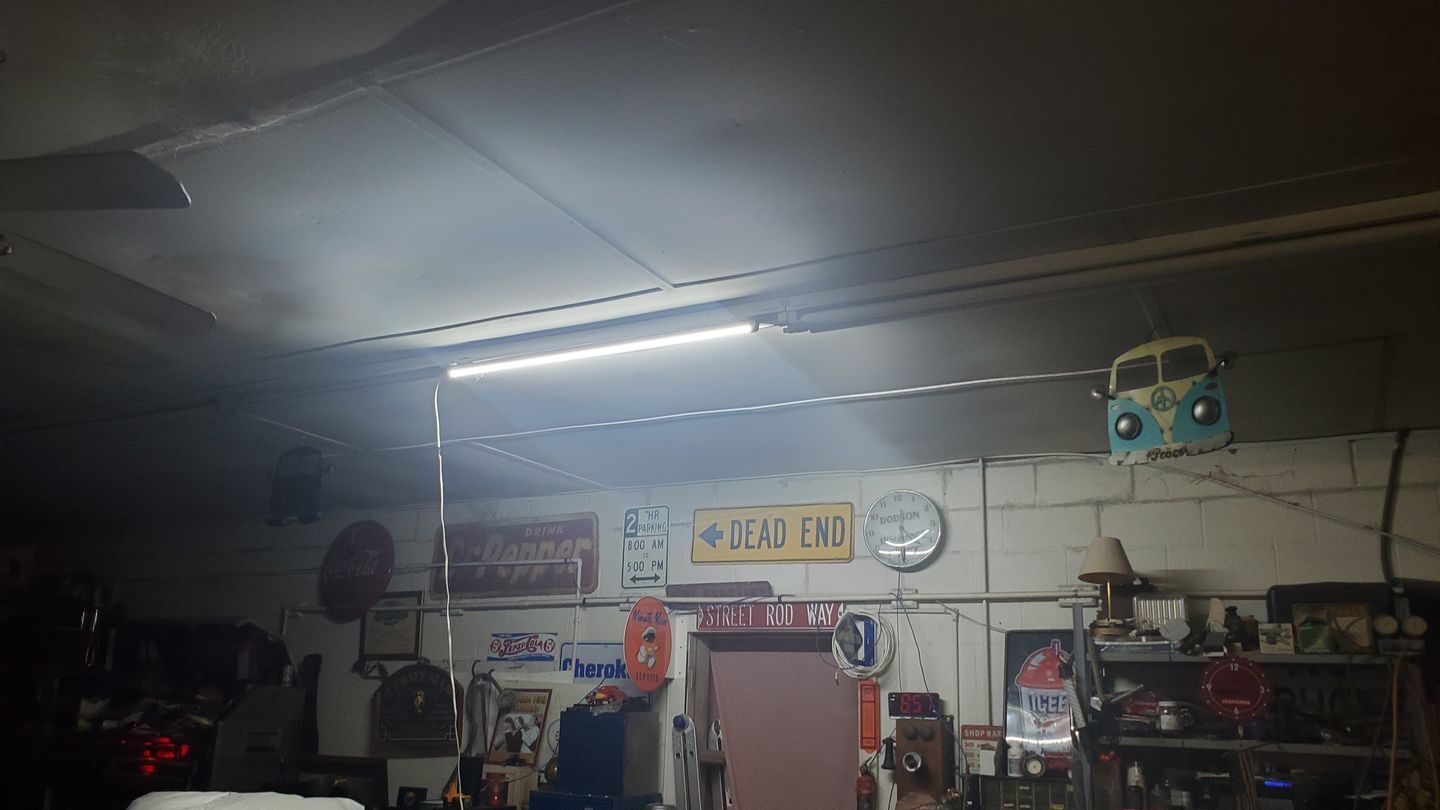 Customer photo review of T8 4ft Integrated LED Tube Light 30W V Shape,  High Output Linkable 4 FT LED Shop Light, Plug and Play, 3900LM, 6500K Clear, Damp Location, For Garage, Workshop, Basement