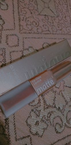 Customer photo review of O.TWO.O 2 IN 1 LIP GLAZE AND LIPSTICK
