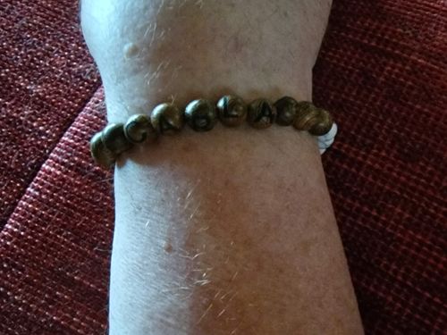 Customer photo review of Zedernholz Armband