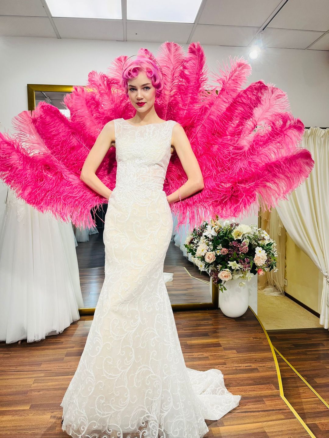 Customer photo review of XL 2 Layers fuchsia Ostrich Feather Fan 34''x 60'' with Travel leather Bag