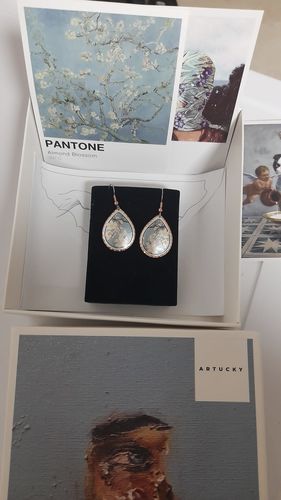 Customer photo review of Van Gogh Almond Blossom Tasarım Küpe