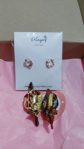Customer photo review of Aretes Flores de Primavera