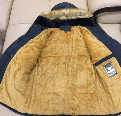 Customer photo review of 2022 New Men Fleece Thick Jacket