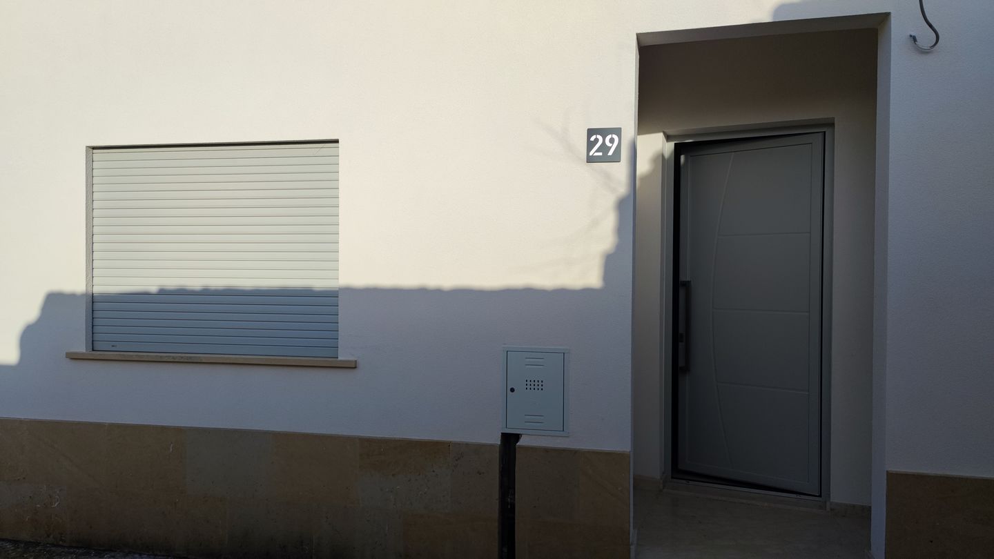 Customer photo review of Numero civico modello Stencil Square