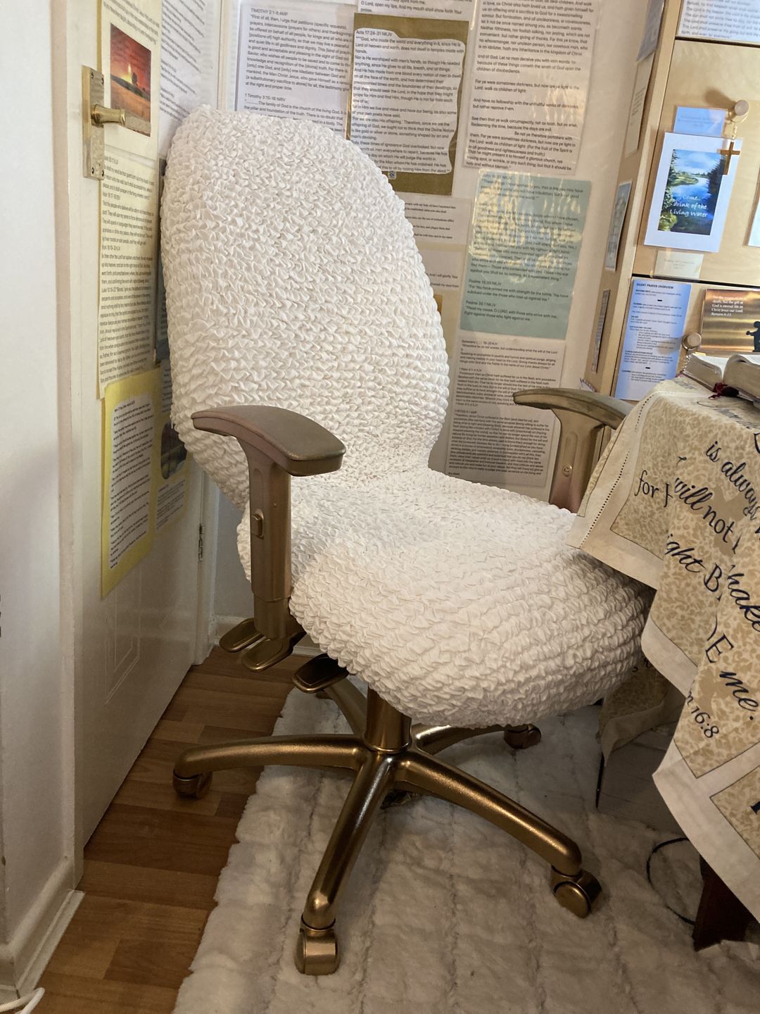 Customer photo review of Office/ Gaming Chair Cover - White, Microfibra Collection