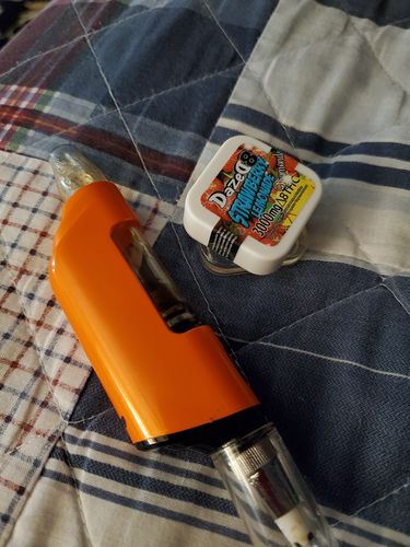 Customer photo review of DazeD8 Strawberry Lemonade Delta 8 Diamond Dab (3g)