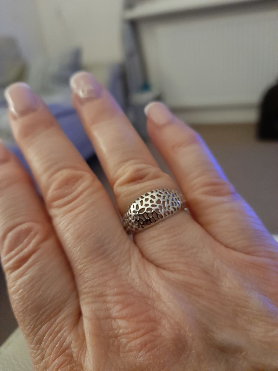 Customer photo review of Lattice Tapered Band Ring