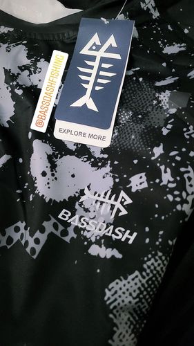 BASSDASH FS14M Men's Camo Gradient Performance Long Sleeve Fishing Shirt UPF50+ BASSDASH FS14M Men's Camo Gradient Performance Long Sleeve Fishing Shirt UPF50+