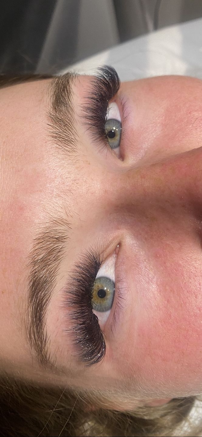 Customer photo review of Super Easy Fan Lash Extensions 0.05mm