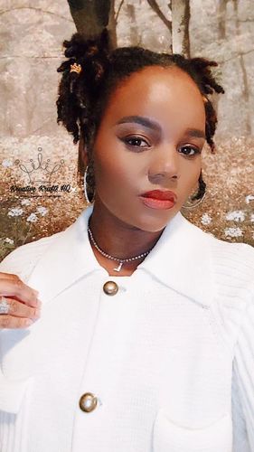 Customer photo review of Queen Wooden Beads Loc Jewelry Set