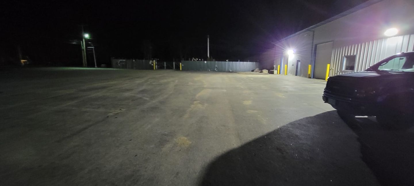 Customer photo review of 150W LED Flood Light - Flood Mount - Respirator - 6kV Surge - DLC Listed - 5 Year Warranty