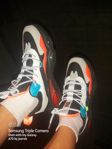 Customer photo review of Helios 1.0 Sneakers