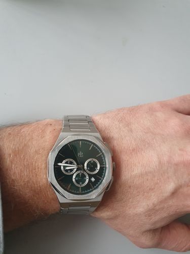 Customer photo review of Amos 2.0