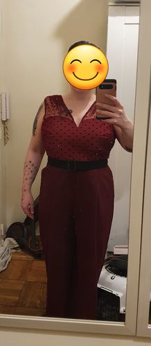 Avis photo d'un client sur Combinaison Ceinture à Pois Vin Rouge Années 50