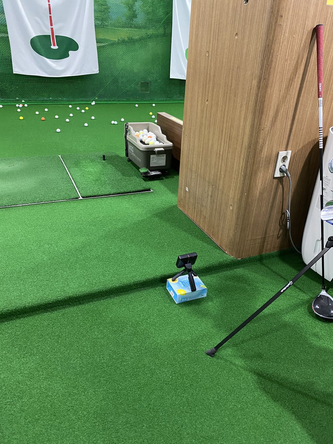 Customer photo review of Garmin Approach R10 Launch Monitor and Golf Simulator