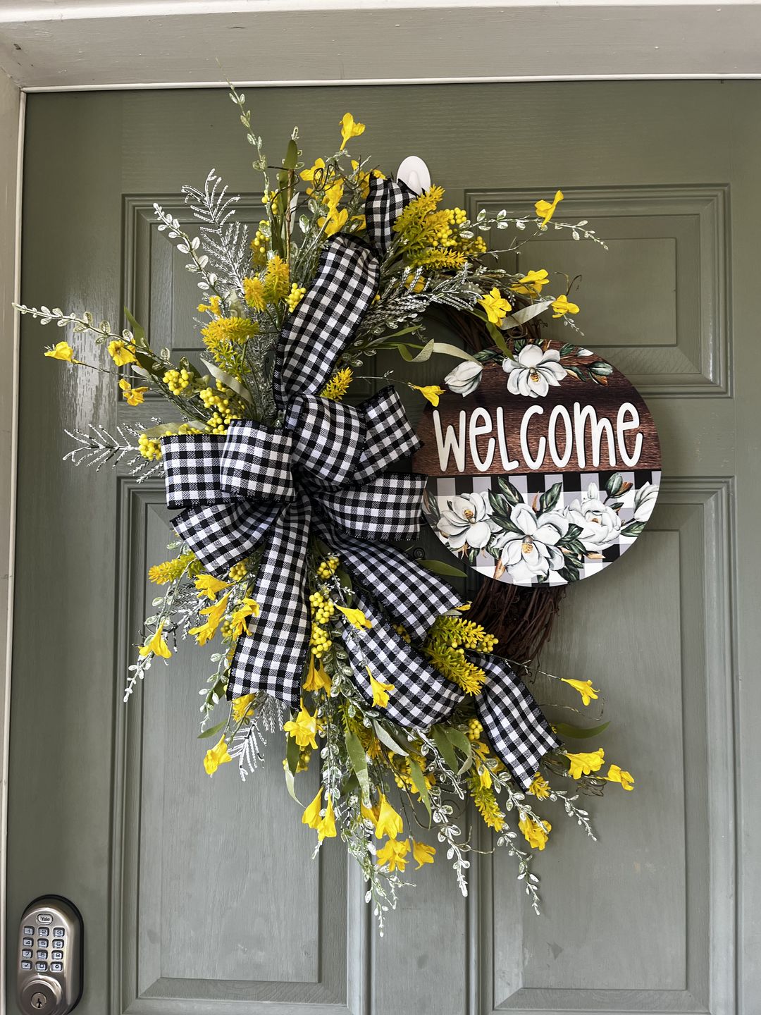 Customer photo review of 16" Oval Grapevine Wreath - DECOE-036