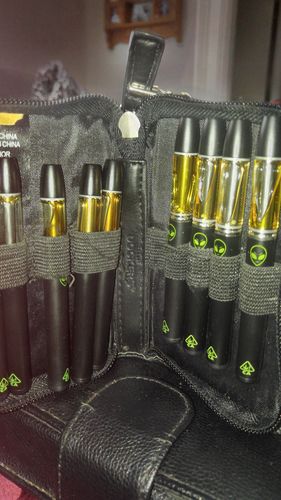 Customer photo review of Alien Muai Waui 1g Delta 8 Disposable