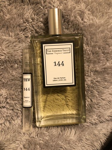 Customer photo review of Inspired by La Vie Est Belle - 144