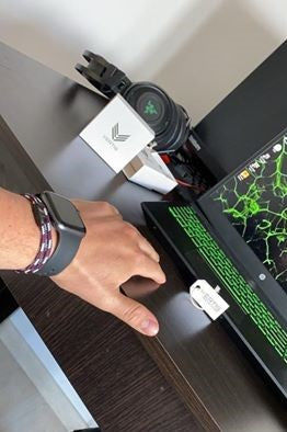 Customer photo review of VERTIG Coral Jewel Magnetic Paracord Bracelet