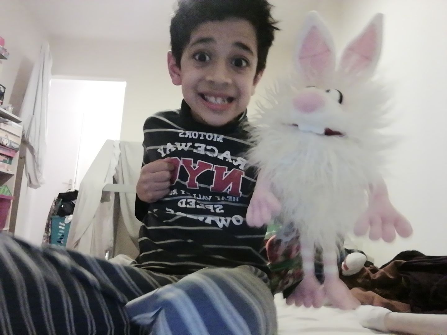 Customer photo review of Lapin Blanc Marionnette