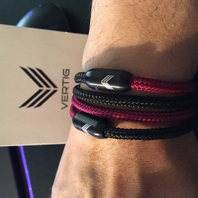 Customer photo review of VERTIG Burgundy Wine Magnetic Paracord Bracelet