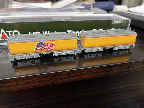 Customer photo review of PREORDER Kato USA 106-085 Union Pacific Water Tender 2-Car Set, N Scale